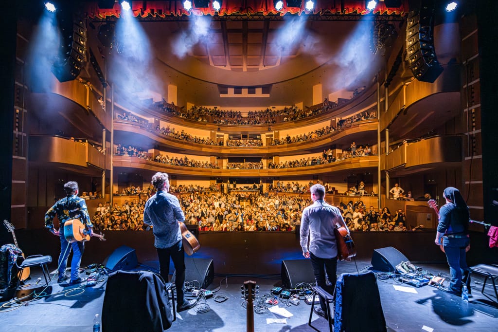 Listen! Guitar quartet "40 Fingers", which will perform in Latvia, performed the hit "Kiss" anew