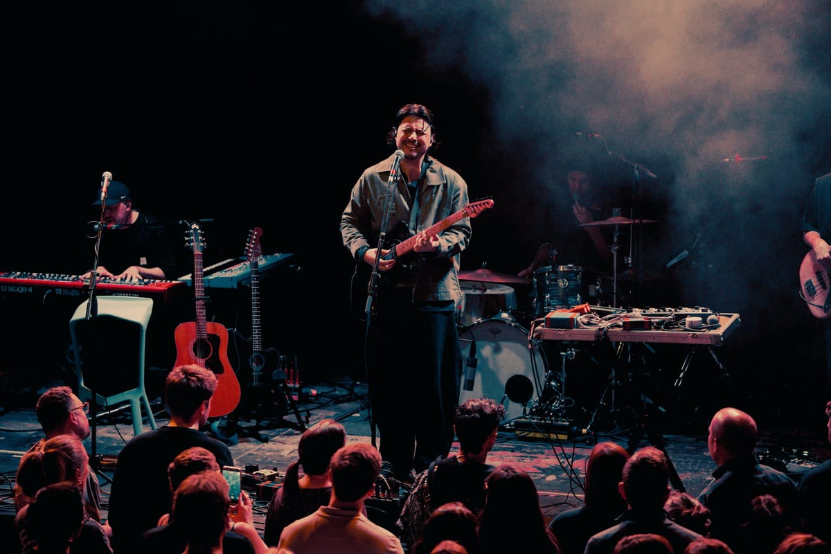 ELEKTRONISKĀ SOULA MŪZIĶIS JAMIE WOON UZSTĀSIES PALLADIUM